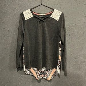 Women’s Jolt dress shirt.